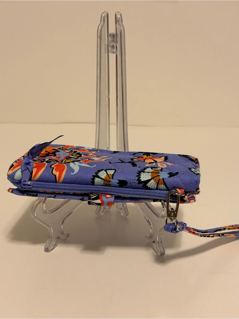 NWOT Vera Bradley Wristlet Wallet in the Mural Garden Pattern